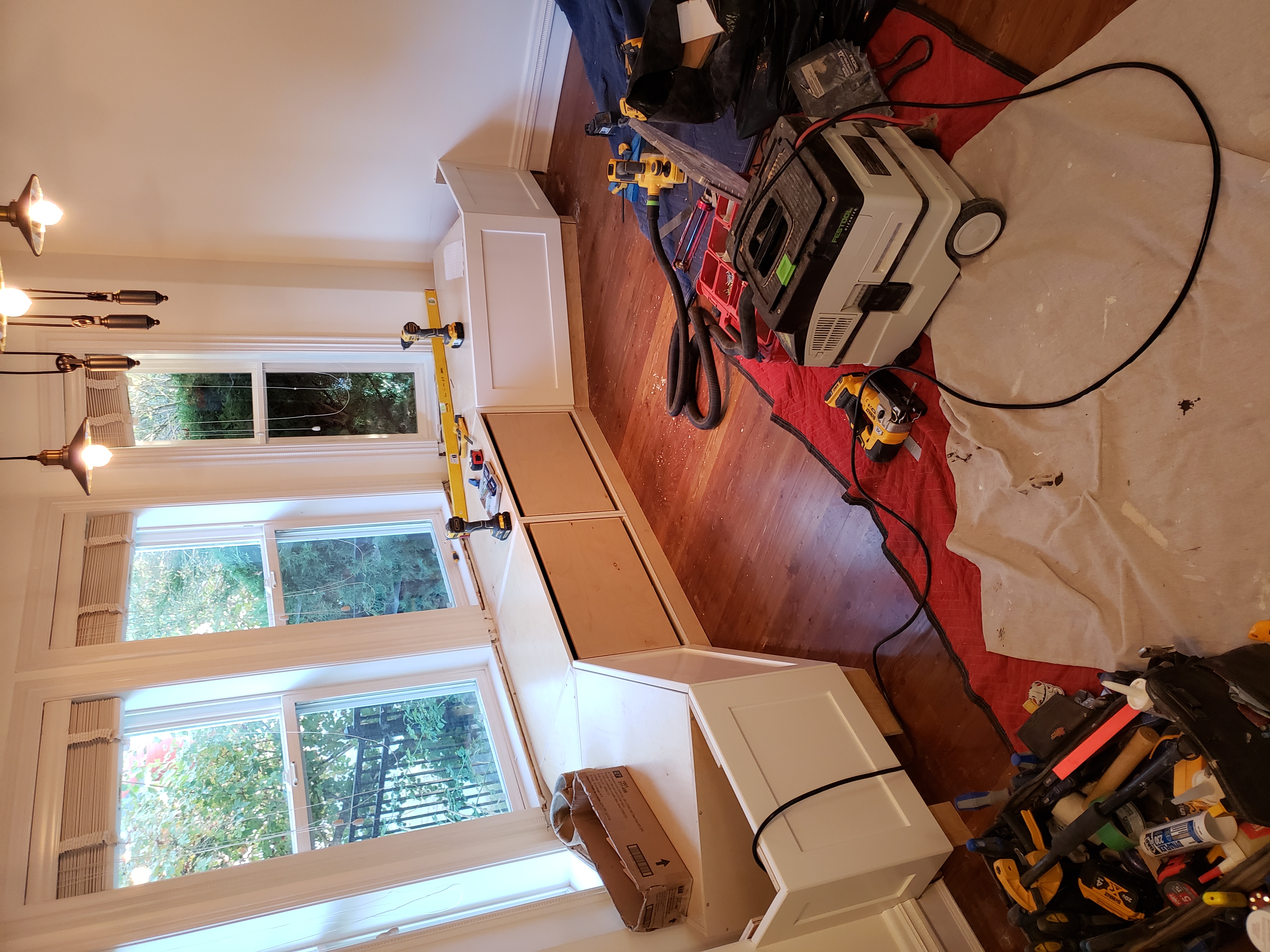 Dinette with drawers